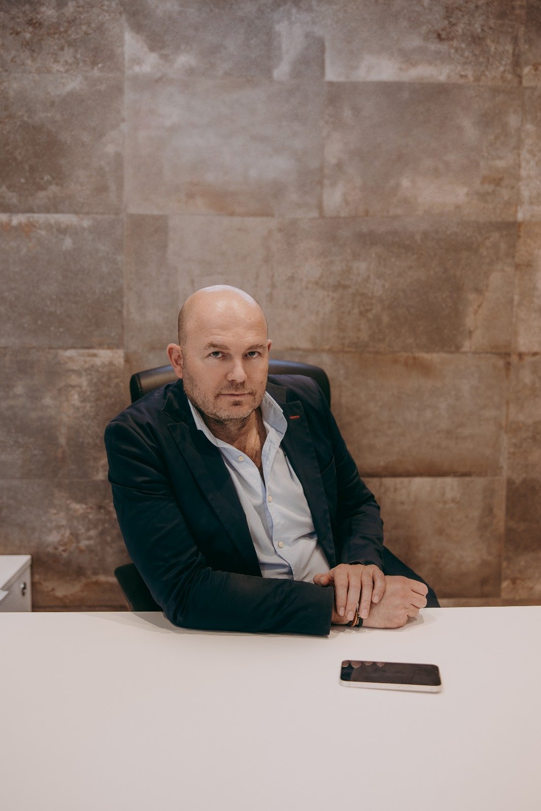 Abogado Francisco Arévalo en su despacho en Málaga centro